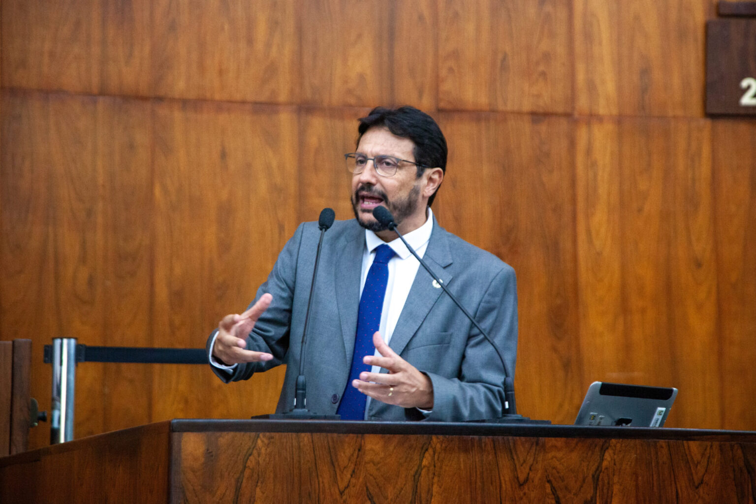 Por que resistir às PPP’s escolares de Eduardo Leite? (Artigo: por Halley Lino)