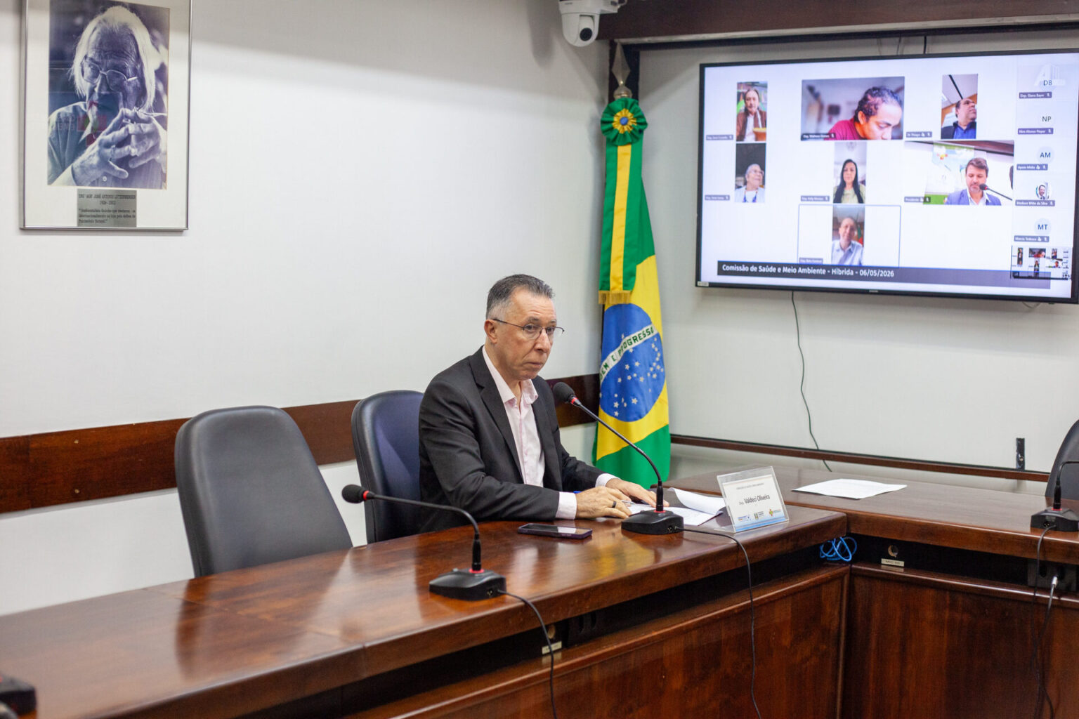 Valdeci aprova criação de subcomissão sobre servidores que recebem abaixo do salário mínimo