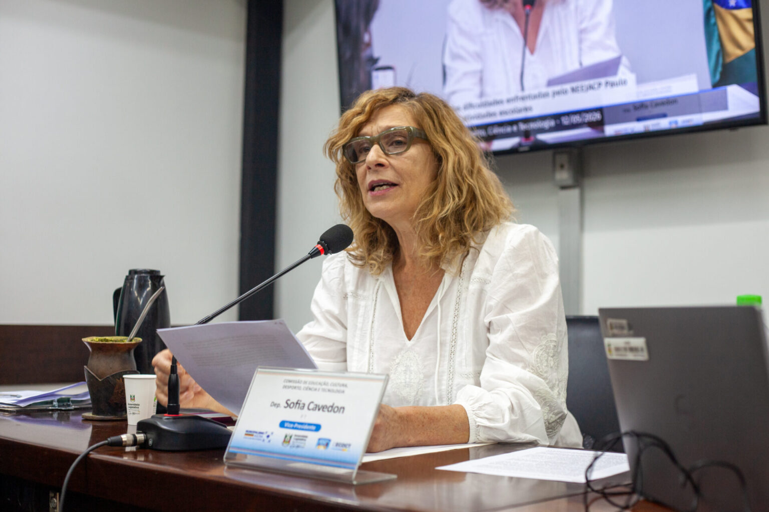 “A educação de jovens e adultos exige respeito”, denuncia Sofia Cavedon sobre descaso com NEEJA Paulo Freire