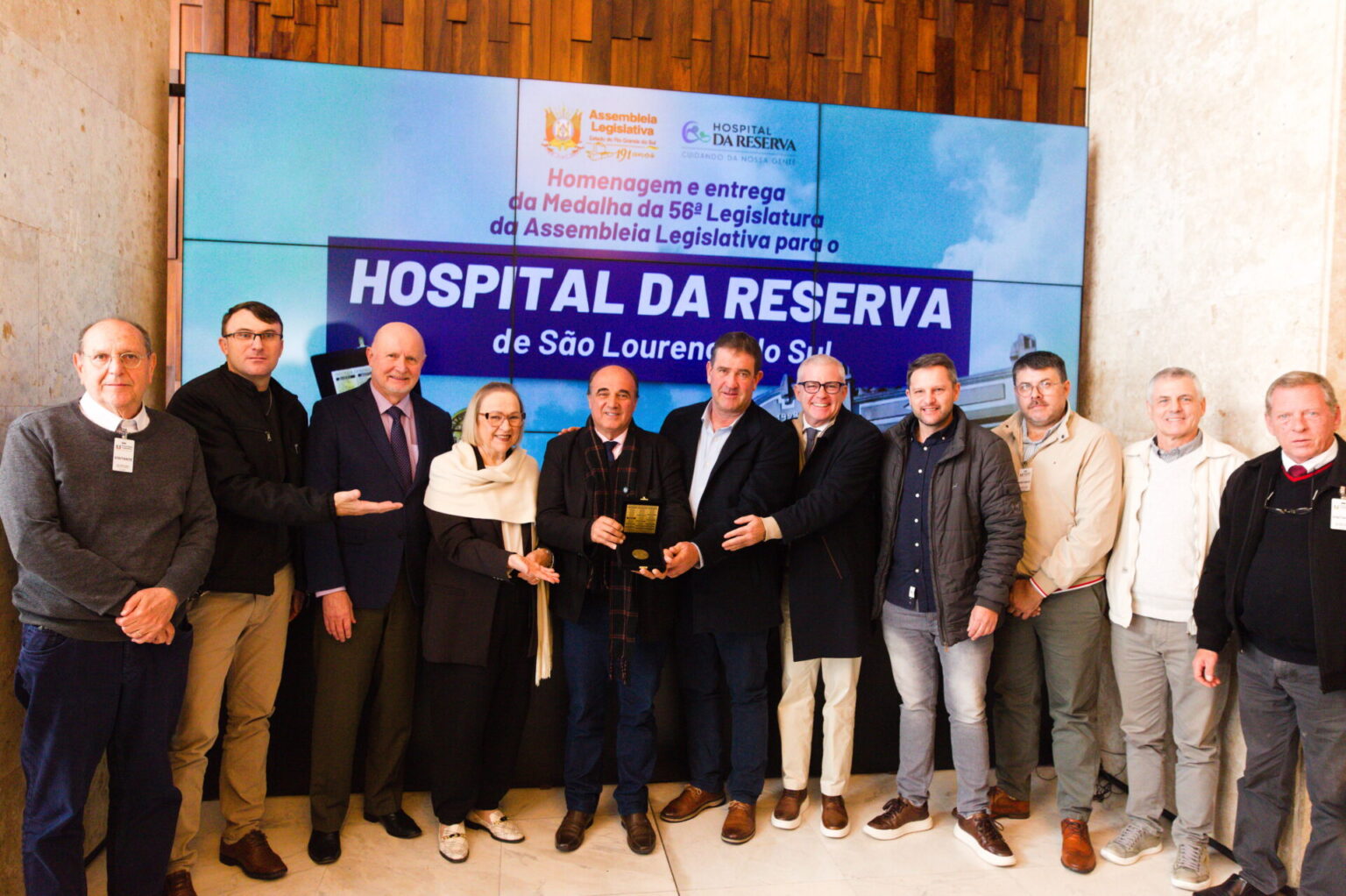 Zé Nunes entrega medalha da 56ª Legislatura ao Hospital da Reserva Zé Nunes entrega medalha da 56ª Legislatura ao Hospital da Reserva