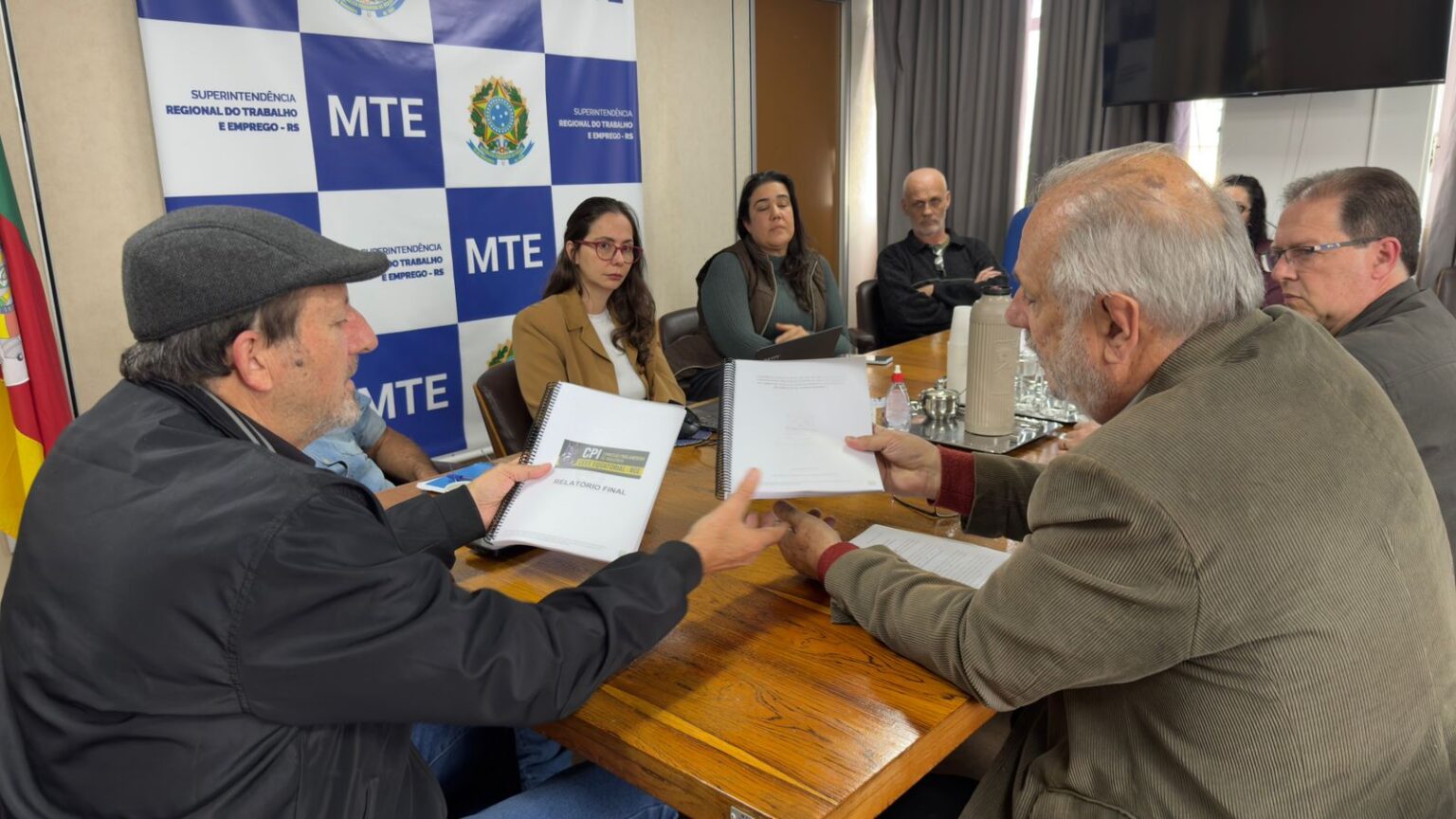 Rossetto articula medidas de combate a fraudes em curso de capacitação no setor elétrico Rossetto articula medidas de combate a fraudes em curso de capacitação no setor elétrico