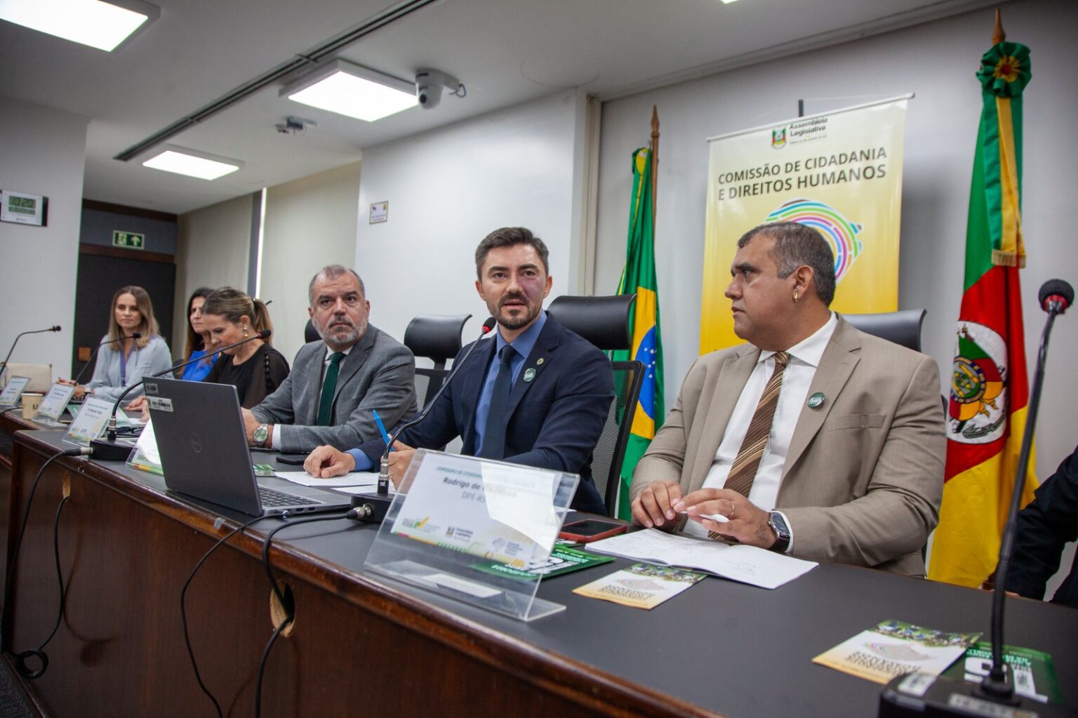 Quinze anos da Ouvidoria da Defensoria Pública do RS são celebrados com audiência pública na Assembleia