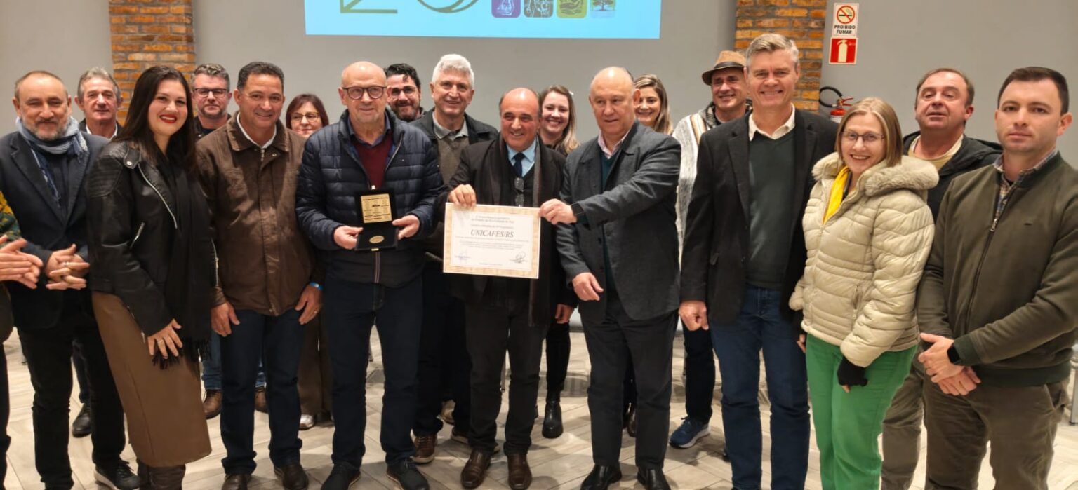 Unicafes-RS é homenageada com a medalha da 56ª legislatura Unicafes-RS é homenageada com a medalha da 56ª legislatura