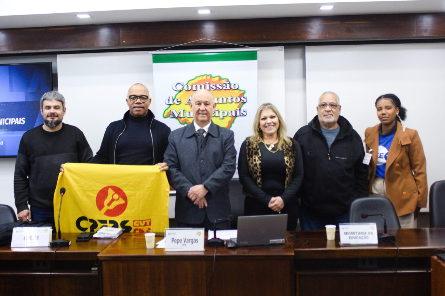 Pepe Vargas propõe medidas para adaptar transporte escolar ao ensino integral