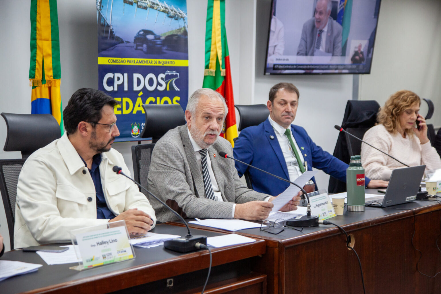 Aprovado relatório da CPI dos Pedágios que recomenda cancelar edital das concessões Aprovado relatório da CPI dos Pedágios que recomenda cancelar edital das concessões