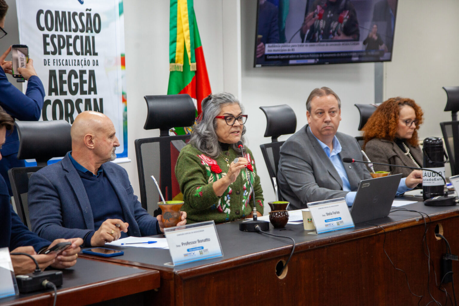 Primeira audiência pública da Comissão de Fiscalização da Aegea/Corsan recolhe denúncias de aumento de tarifas e péssimos serviços Primeira audiência pública da Comissão de Fiscalização da Aegea/Corsan recolhe denúncias de aumento de tarifas e péssimos serviços
