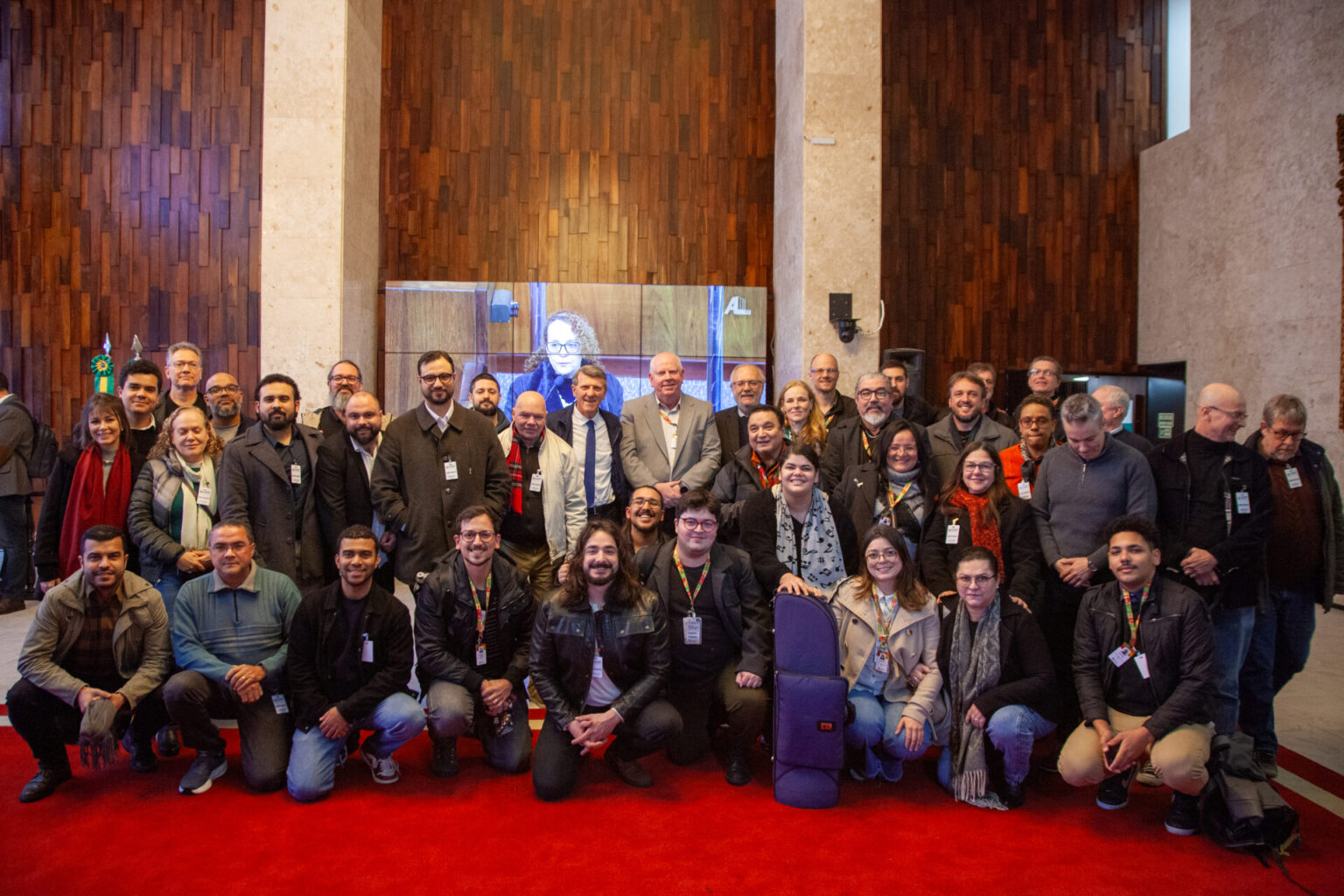 Bancada do PT celebra aprovação de projetos que reestruturam carreiras da Ospa e do Theatro São Pedro