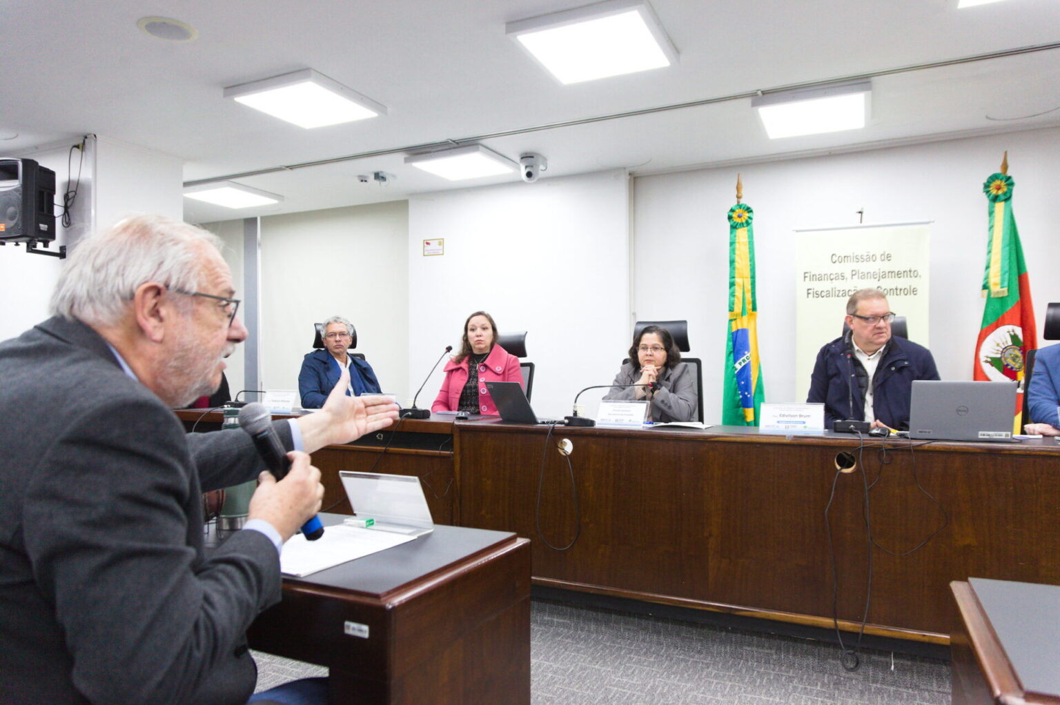 Bancada do PT reafirma defesa de emendas à LDO com foco em reconstrução, meio ambiente e fortalecimento do Banrisul
