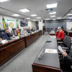 Valdeci cobra recuo de Eduardo Leite na privatização da educação gaúcha
