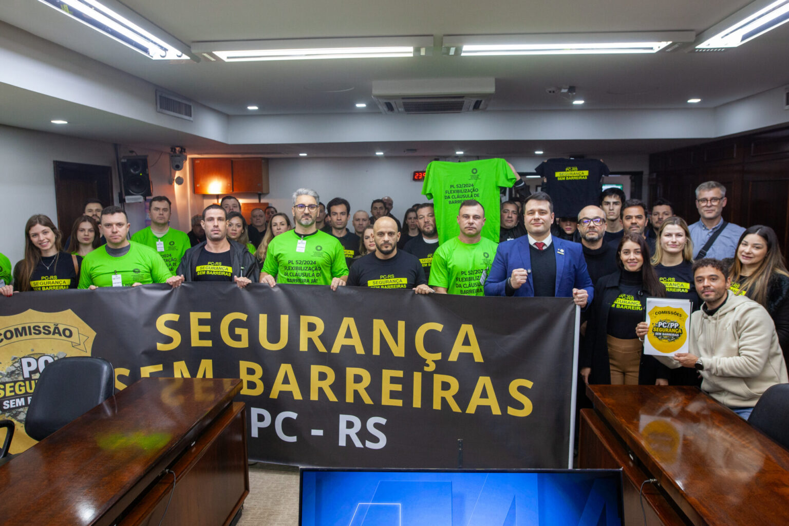 Audiência Pública debate cláusula de barreira em concursos da segurança pública e cobra convocação de aprovados no RS Audiência Pública debate cláusula de barreira em concursos da segurança pública e cobra convocação de aprovados no RS