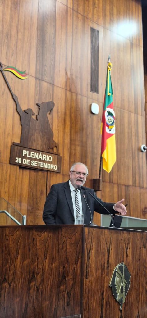 Bancada do PT derruba veto de Eduardo Leite e extingue taxa de emissão do CRLV Bancada do PT derruba veto de Eduardo Leite e extingue taxa de emissão do CRLV